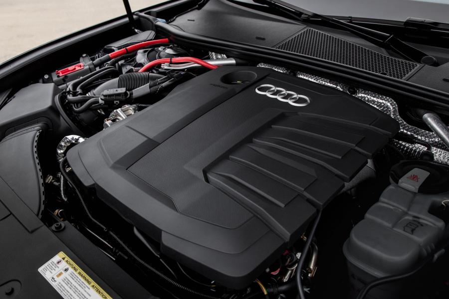 Моторный отсек Audi A6 40 TDI Quattro (C8) 2018 года  (WW) (фото 2 из 24)